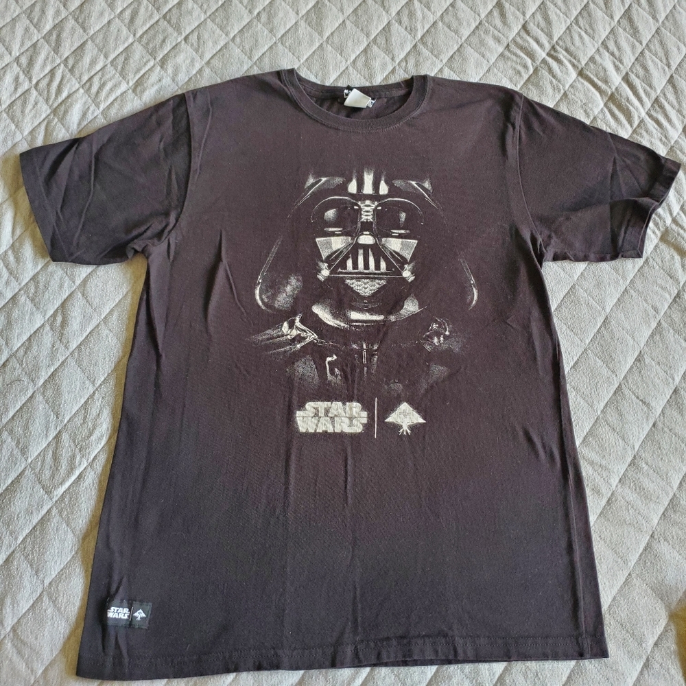 ⭐ 4/$20 Star‎ Wars LRG Darth Vader t-shirt